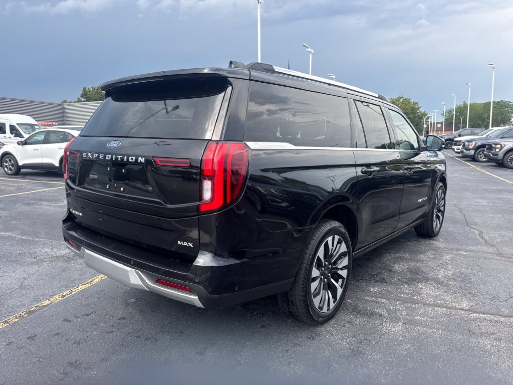 Used 2025 Ford Expedition Max Platinum w/ Driver's Package AWD/4WD image 7
