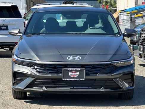 New 2026 Hyundai Elantra SE FWD image 3