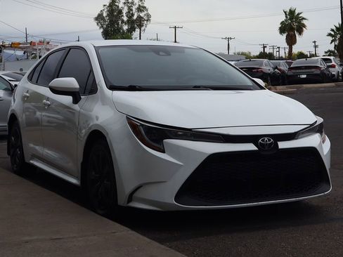 Used 2021 Toyota Corolla LE image 13