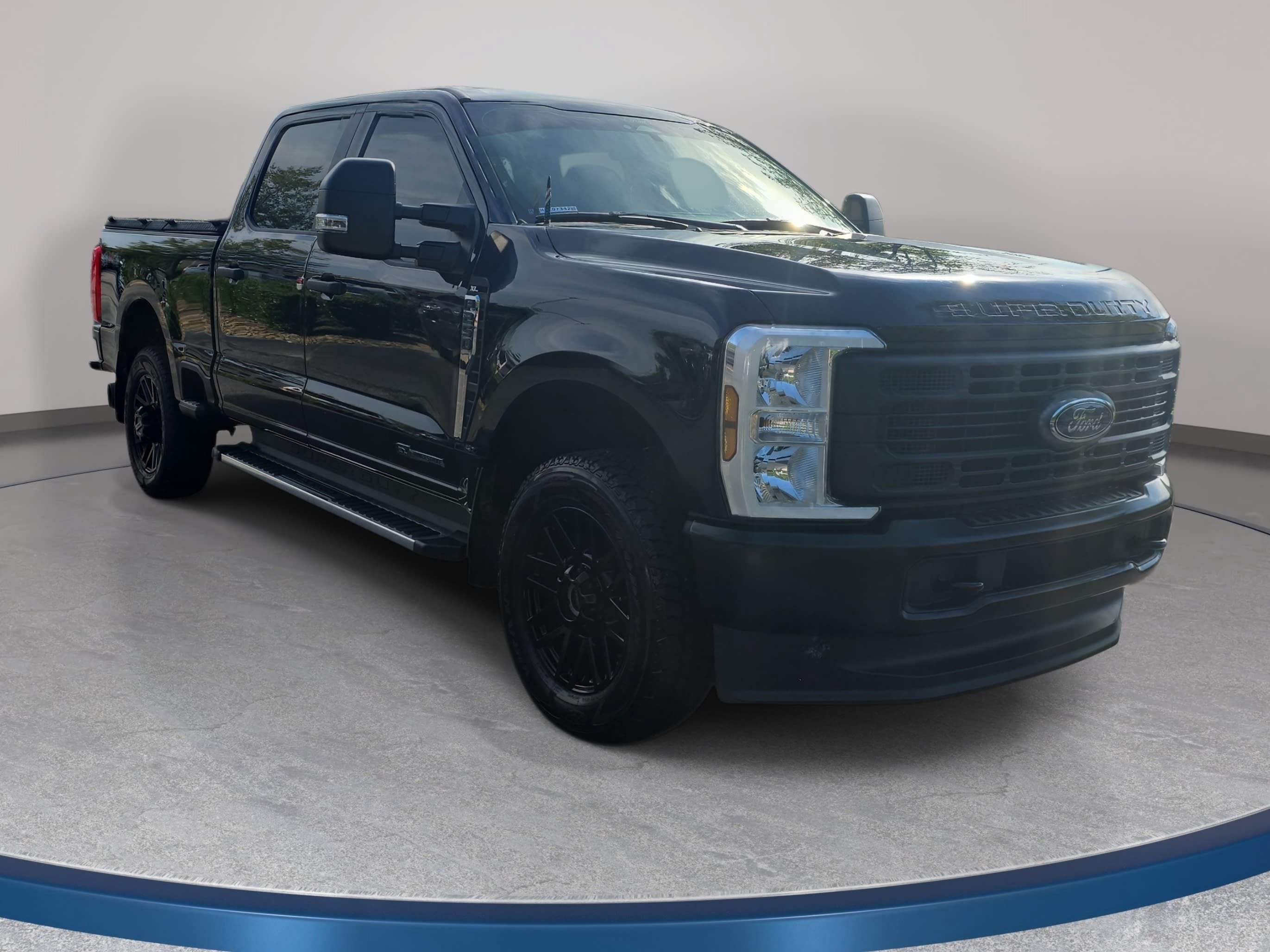 Used 2024 Ford F250 XL AWD/4WD image 3