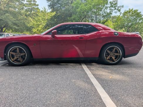 Used 2016 Dodge Challenger R/T Scat Pack RWD image 2