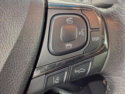 Used 2018 Toyota Avalon XLE image 17