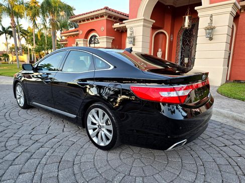 Used 2016 Hyundai Azera Limited image 10