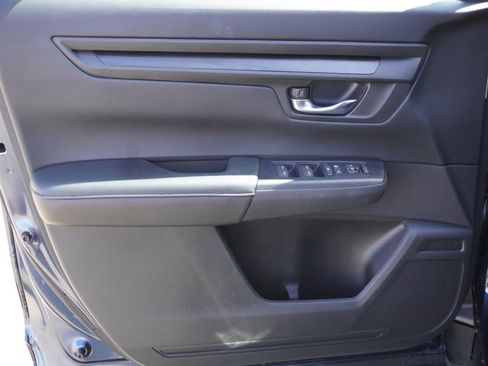 Used 2025 Honda CR-V EX image 18