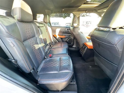 Used 2023 Mitsubishi Outlander SEL image 31