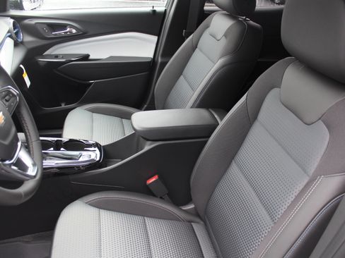 New 2026 Chevrolet Trax LT w/ Driver Confidence Package image 9