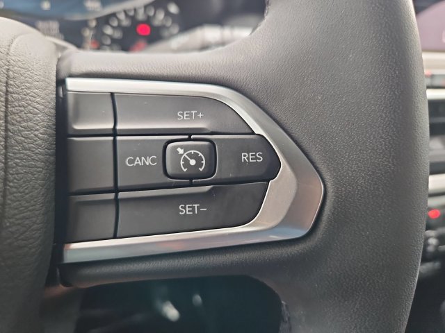Used 2025 Jeep Compass Latitude w/ Altitude Special Edition AWD/4WD image 14