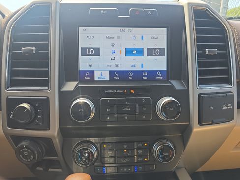 Used 2019 Ford F150 Lariat w/ Equipment Group 502A Luxury AWD/4WD image 18