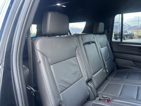 Certified 2025 Chevrolet Suburban Z71 image 16
