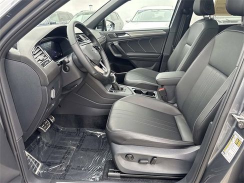 Certified 2024 Volkswagen Tiguan SE R-Line image 12