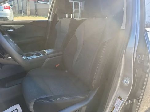 Used 2021 Nissan Rogue SV AWD/4WD image 9