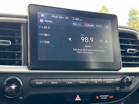 Certified 2023 Hyundai Venue SEL image 18