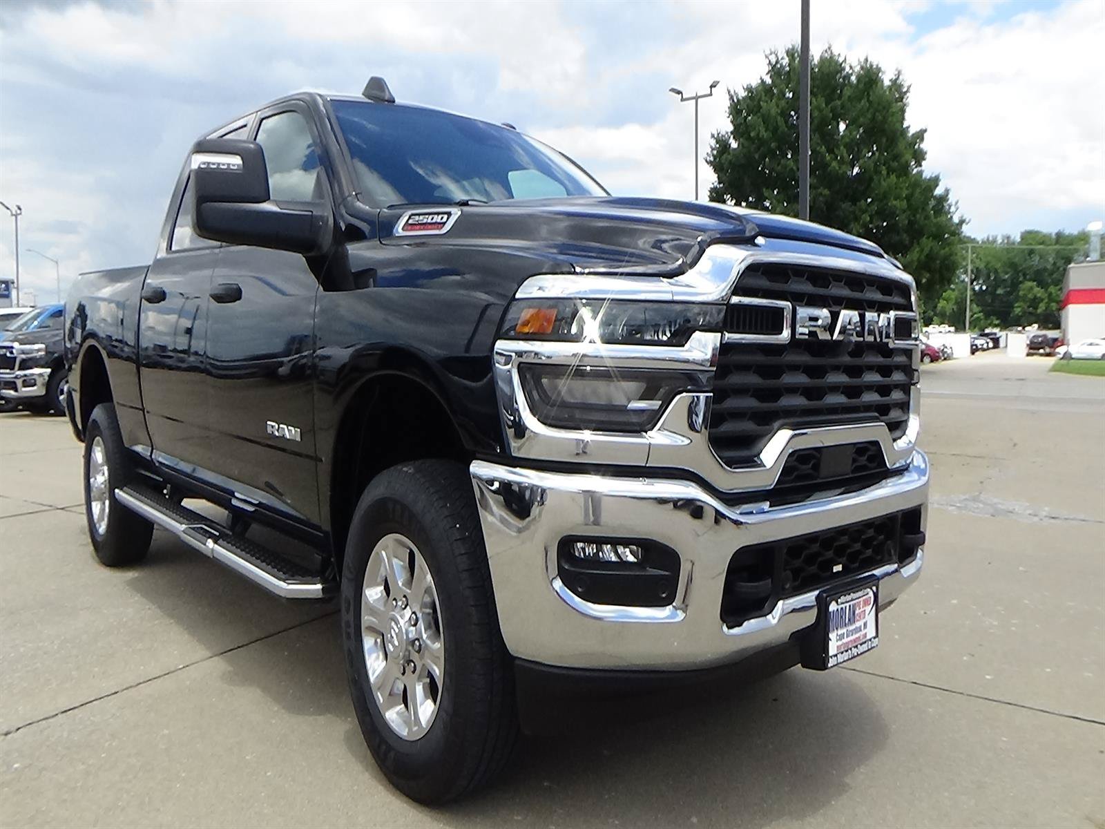 Used 2026 RAM 2500 Big Horn AWD/4WD image 4