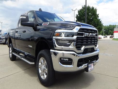 Used 2026 RAM 2500 Big Horn AWD/4WD image 4