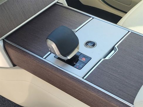 New 2025 Land Rover Range Rover SE image 14