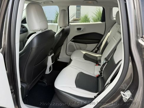 Used 2018 Jeep Compass Limited AWD/4WD image 12