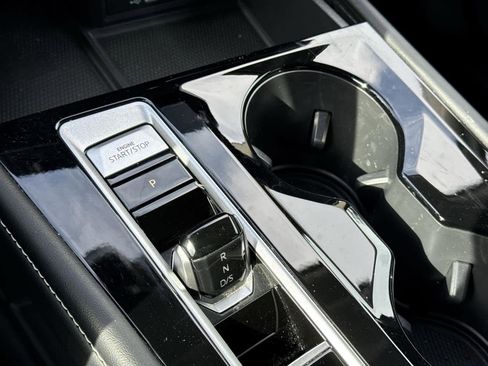 Used 2024 Volkswagen Atlas SEL Premium R-Line image 29