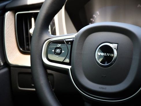 New 2026 Volvo XC60 B5 Plus w/ Protection Package Premier AWD/4WD image 21