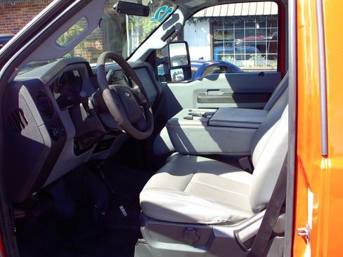 Used 2012 Ford F250 XL w/ XL Decor Pkg AWD/4WD image 8