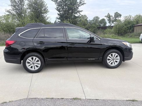 Used 2016 Subaru Outback 2.5i Premium AWD/4WD image 7