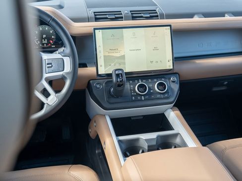 New 2026 Land Rover Defender 130 X-Dynamic SE image 19