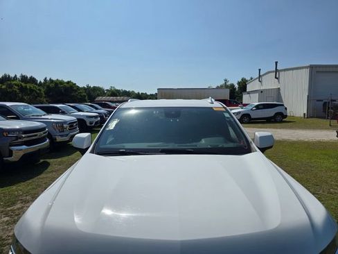 Used 2024 Chevrolet Suburban LT RWD image 42