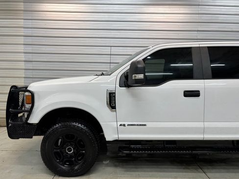 Used 2022 Ford F250 XL w/ Power Equipment Group image 3
