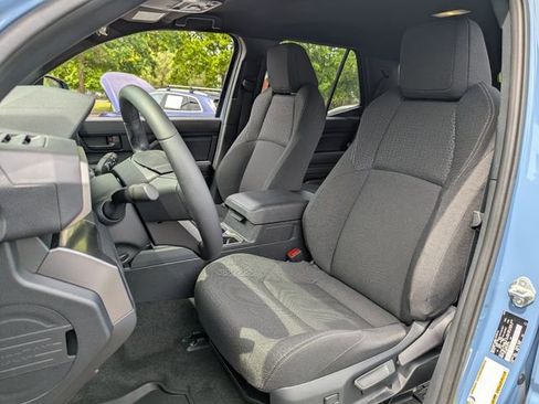 Used 2025 Toyota 4Runner SR5 AWD/4WD image 23