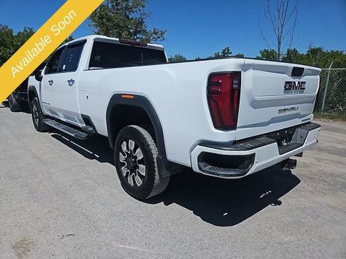 Used 2025 GMC Sierra 2500 Denali w/ Technology Package AWD/4WD image 3