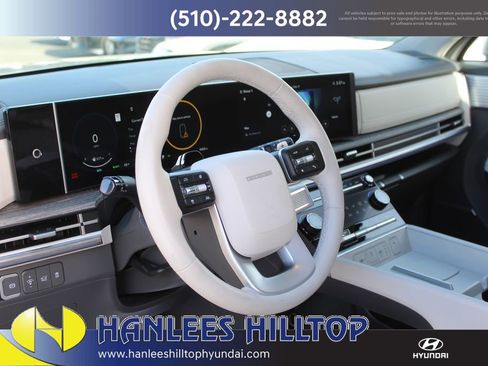 Used 2025 Hyundai Santa Fe Limited image 12