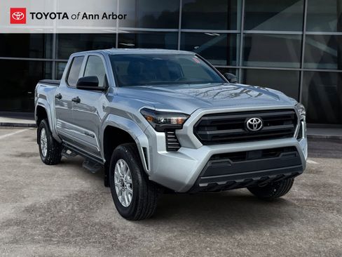 Certified 2025 Toyota Tacoma SR image 1