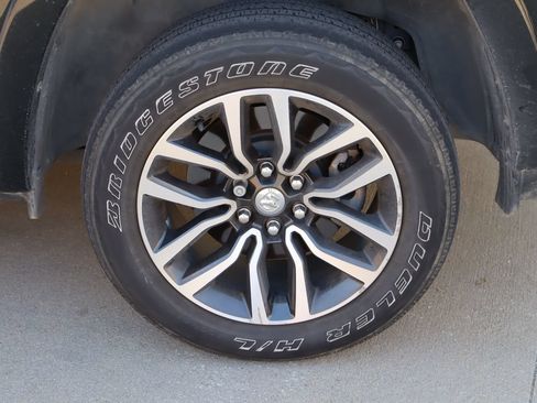 Used 2025 RAM 1500 Limited AWD/4WD image 30