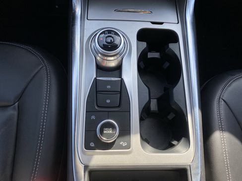 Used 2023 Ford Explorer XLT w/ Equipment Group 202A image 22