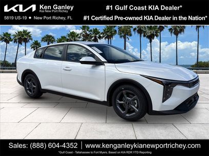 New 2025 Kia K4 LXS