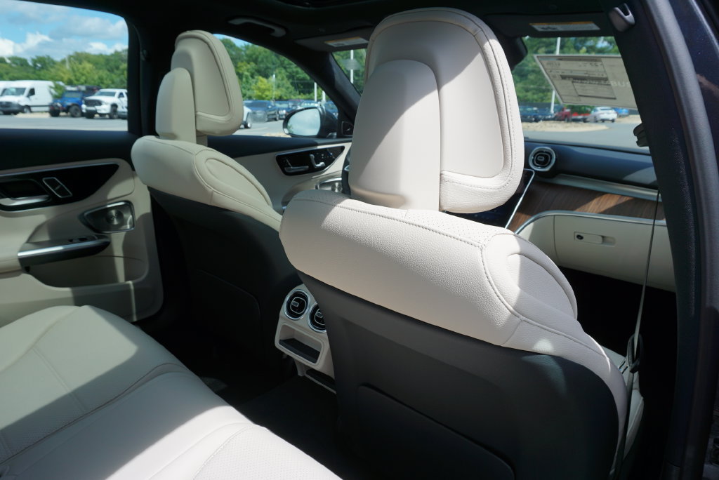 Used 2025 Mercedes-Benz C 300 4MATIC Sedan image 62