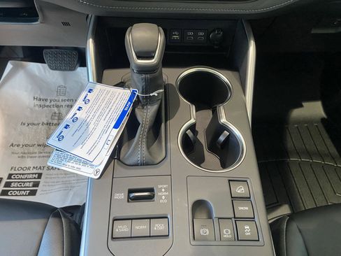 New 2026 Toyota Highlander XLE image 22