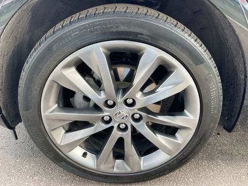 Used 2022 Buick Envision Avenir w/ Technology Package II image 34