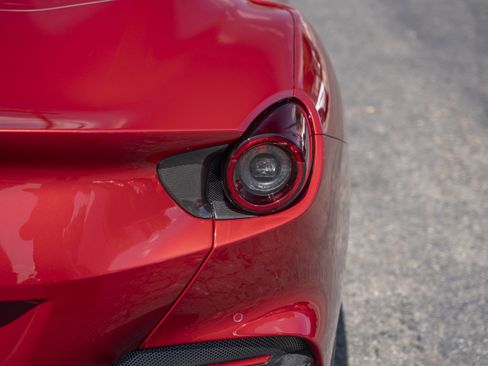 Used 2022 Ferrari Portofino M RWD image 13