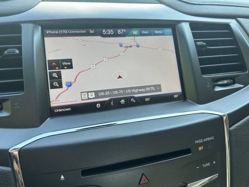 Used 2013 Lincoln MKS AWD image 18