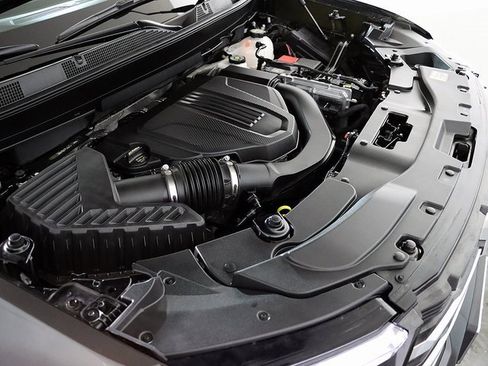 Used 2024 GMC Acadia Elevation image 38