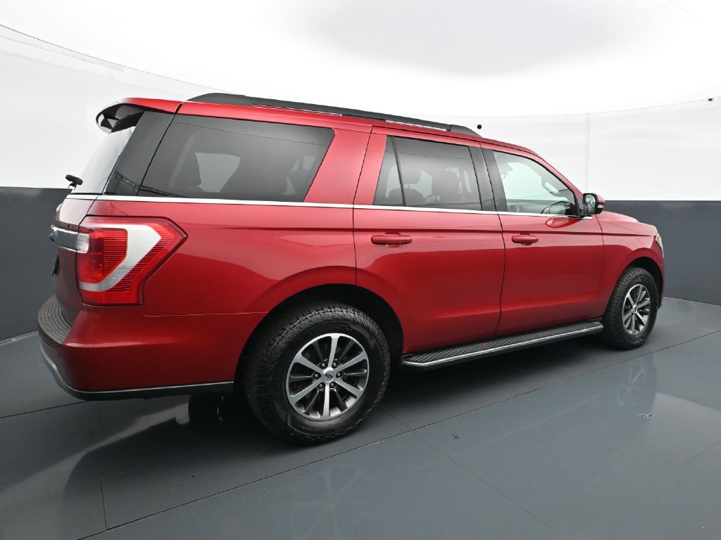 Used 2020 Ford Expedition XLT w/ Equipment Group 202A AWD/4WD image 7