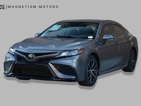 Used 2022 Toyota Camry SE FWD image 4