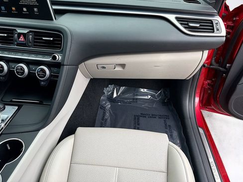 Used 2020 Genesis G70 2.0T image 17