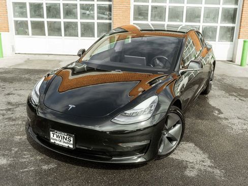 Used 2020 Tesla Model 3 Long Range AWD/4WD image 2