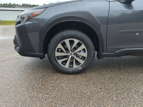 Used 2025 Subaru Outback Premium image 33