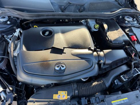 Used 2018 INFINITI QX30 Premium w/ Navigation Package image 39