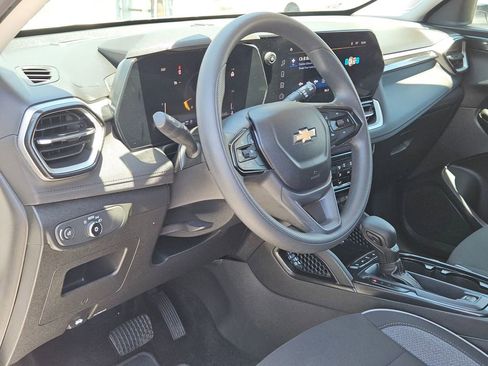 Used 2025 Chevrolet TrailBlazer LT AWD/4WD image 13