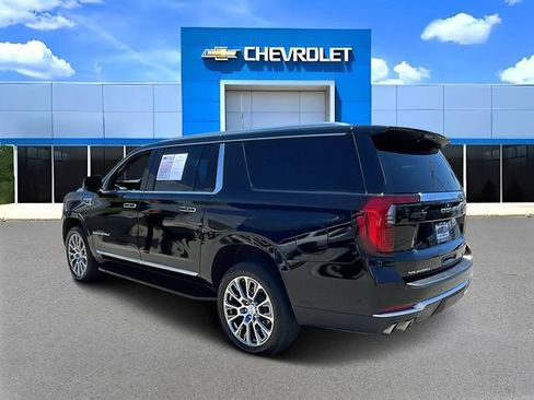 Used 2025 GMC Yukon XL Denali AWD/4WD image 5