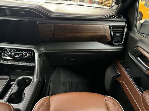 Used 2024 GMC Sierra 3500 Denali Ultimate image 19