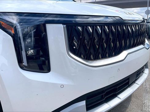 Used 2025 Kia Carnival image 28